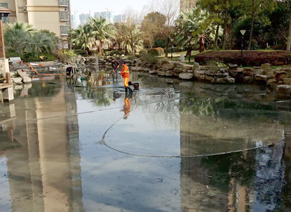 凭祥景观池淤泥清理